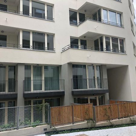 Luxury Apartment With Private Garden Prag Exterior foto